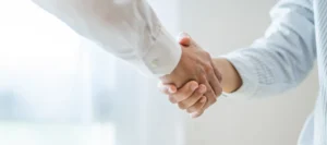 Cover articol Cum să alegi furnizorii potriviți de snackuri pentru magazinul tău