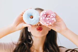 Cover articol: Cum influențează dulciurile nivelul de energie